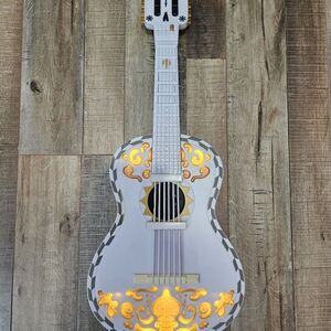 Mattel Disney Pixar COCO Miguel Interactive Toy Guitar Lights & Sound Works!